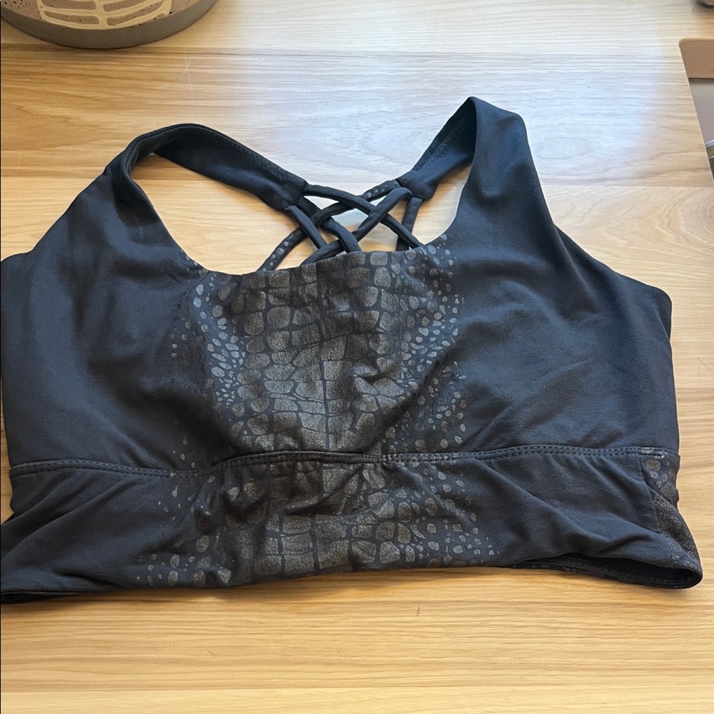 Chic Black Strappy Sports Bra